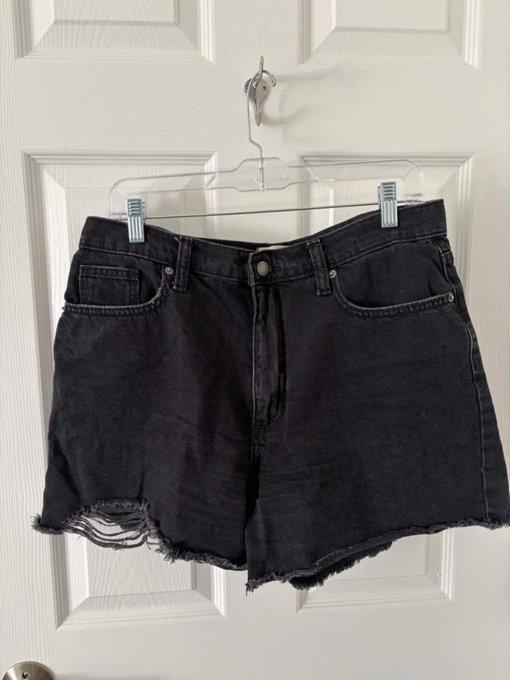 Universal Thread Black Frayed Hem Jean Shorts 4” Inseam